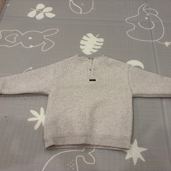 minkmui (Korean brand) fleece sweatshirts Size: 3T in korea - Picture 2 of 4